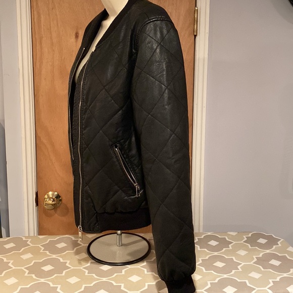 Vegan leather bomber jacket - Picture 5 of 9